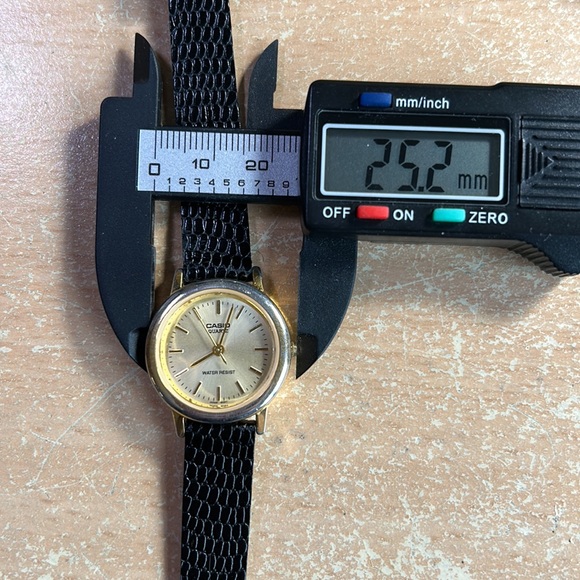 Classic Ladies Casio Watch- fits larger wrists - Picture 10 of 13